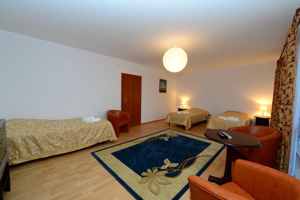 B&B Airport Modlin Nowy Dwór Mazowiecki Kamer foto